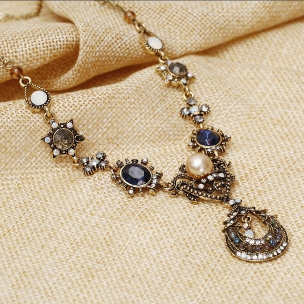 Beautiful blue stones necklace